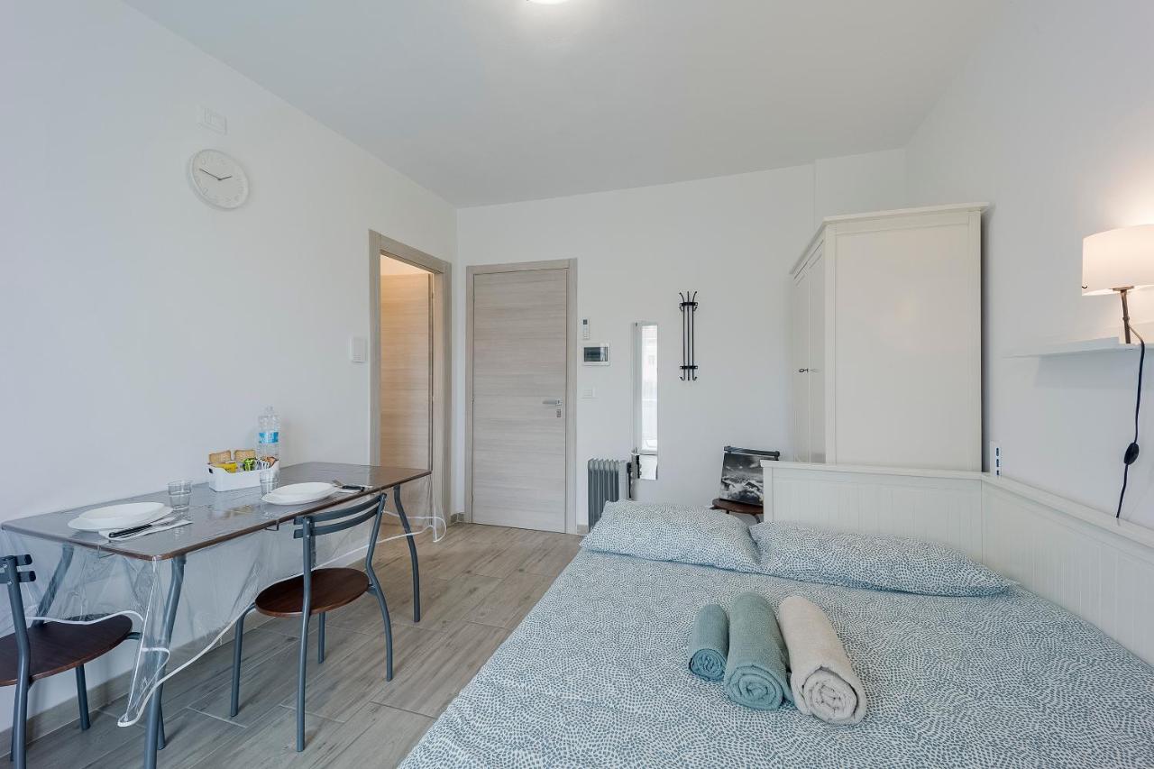 Il Gattino Di Porto - Apt 6 - Monolocale Terrazzo Piscina Империа Екстериор снимка